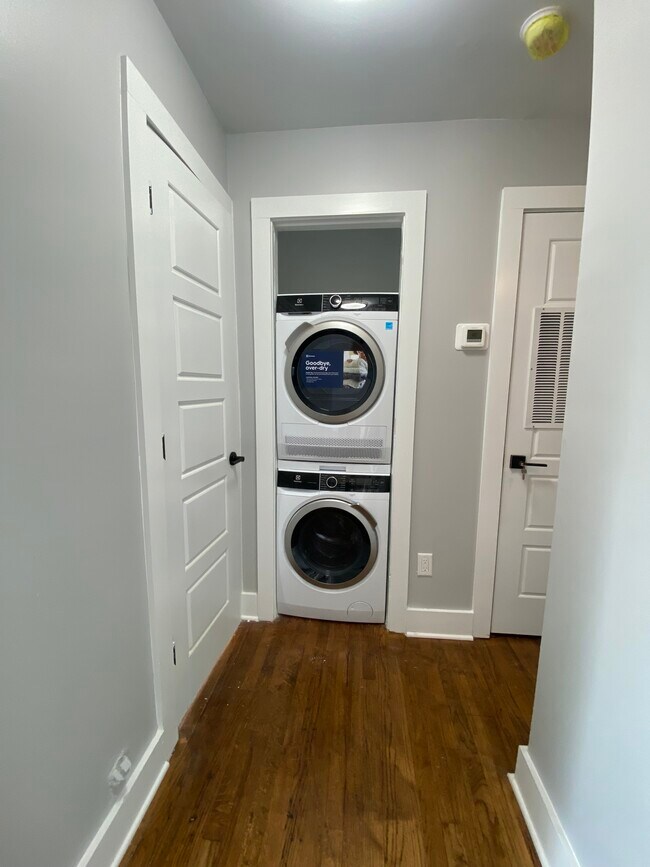 1 Craven St in Greenville, SC - Building Photo - Building Photo