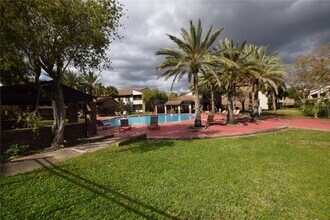 4633 Cason Cove Dr in Orlando, FL - Foto de edificio - Building Photo
