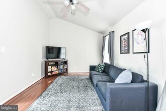 1413 Valebrook Ln in Herndon, VA - Building Photo - Building Photo