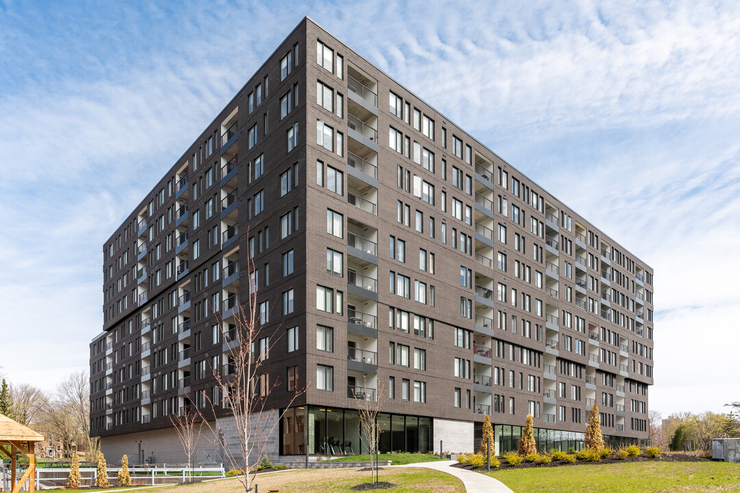 1350 Des Jardins-Mérici St in Québec, QC - Building Photo