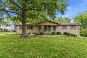 4744 Briarwood Dr in Nashville, TN - Building Photo