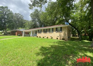 2370 Hillside Ave in Memphis, TN - Building Photo - Building Photo