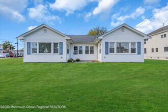 408 Newport Ave in Ocean Gate, NJ - Building Photo - Building Photo