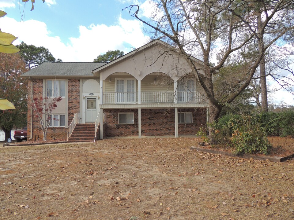 5421 Thompson Cir in Hope Mills, NC - Building Photo