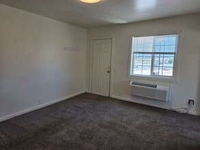 3275-3295 Clear Acre Ln in Reno, NV - Building Photo - Building Photo
