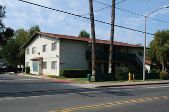 Twin Palms in Lakeside, CA - Foto de edificio - Building Photo