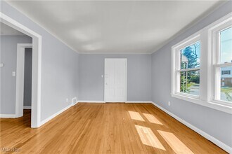 3264 E 149th St in Cleveland, OH - Foto de edificio - Building Photo