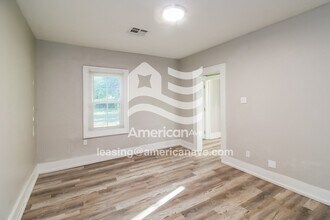 1820 NW 14th St in Oklahoma City, OK - Foto de edificio - Building Photo