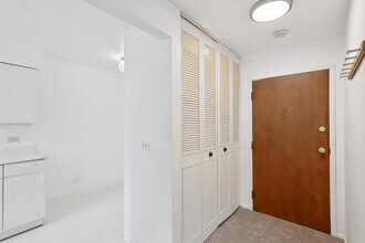 2650 Brookwood Way Dr in Rolling Meadows, IL - Building Photo - Building Photo