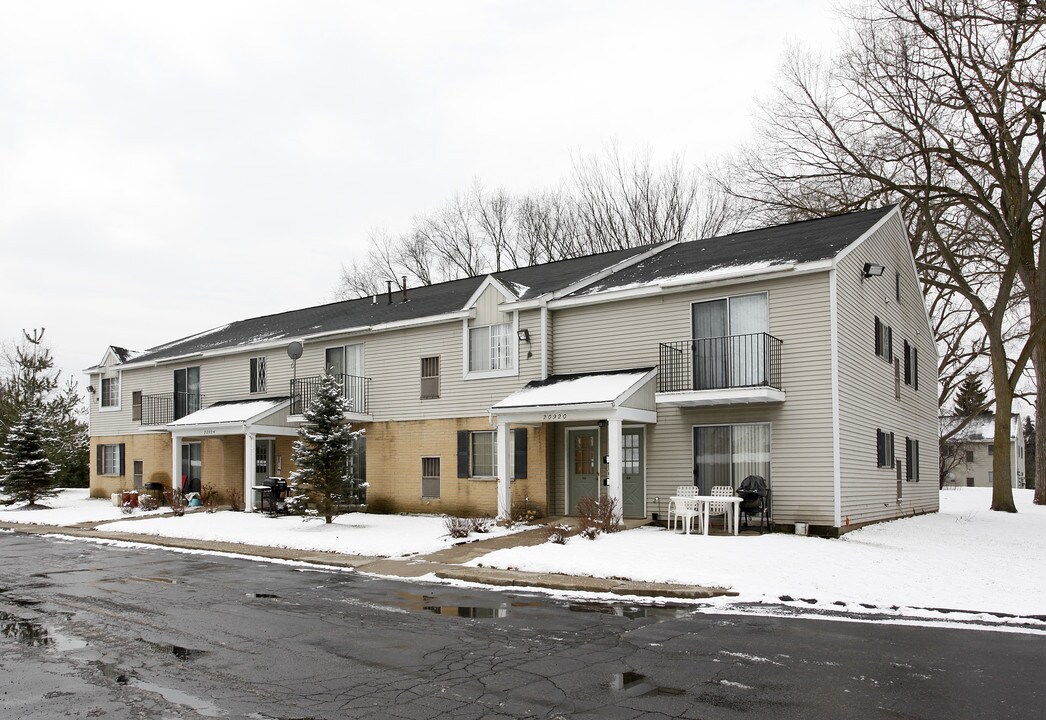 Applewood Apartments in Southfield, MI - Building Photo