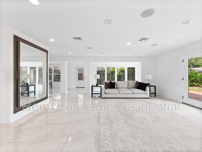 5017 Pelleport Ave in Belle Isle, FL - Building Photo - Building Photo