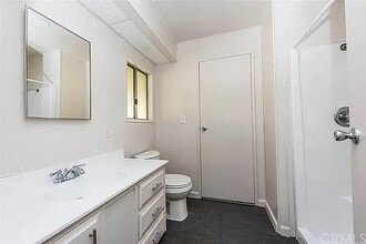 18950 Woodcrest Ln in Riverside, CA - Foto de edificio - Building Photo
