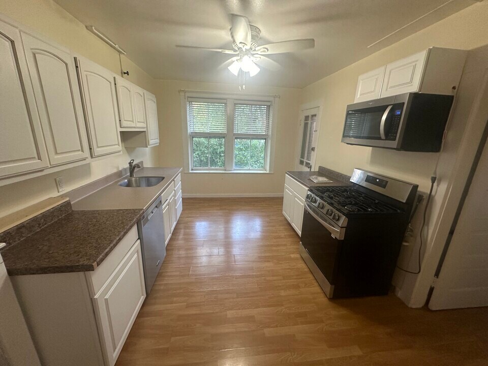 29 Fairfield St, Unit 3 in Cambridge, MA - Building Photo