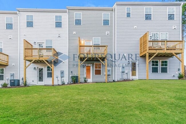 502 Light Oak Way in Apex, NC - Building Photo - Building Photo