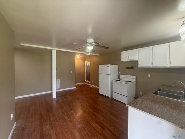 215 Brian Dr in Ardmore, AL - Building Photo - Building Photo