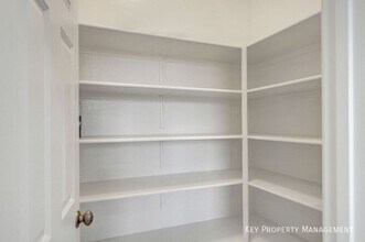 9985 Bleeding Heart Ave in Las Vegas, NV - Building Photo - Building Photo