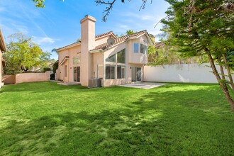 24755 Cll Largo, Unit 3 in Calabasas, CA - Building Photo - Building Photo