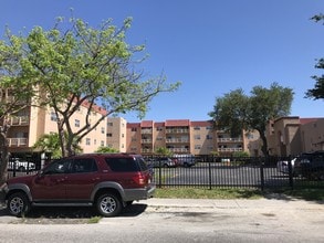 Ocean King Apartments in North Miami, FL - Building Photo - Building Photo