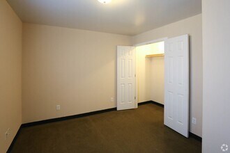405 S Graham Ave in Carbondale, IL - Foto de edificio - Building Photo