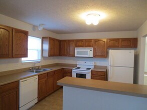 2663 Camelot Way in Greenwood, IN - Building Photo - Building Photo