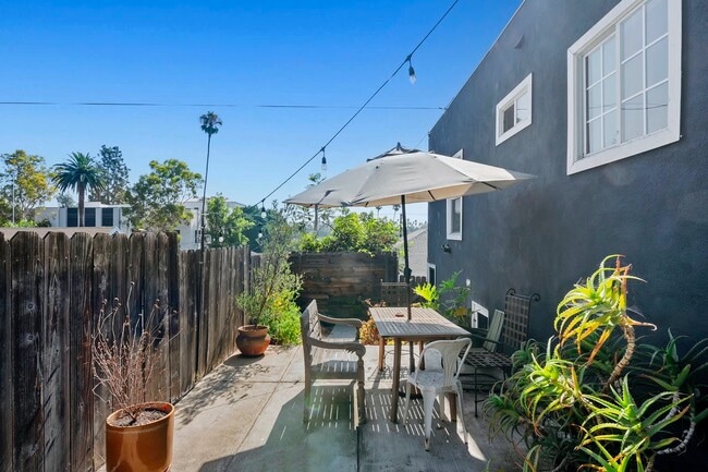 5375 Raphael St in Los Angeles, CA - Building Photo - Building Photo