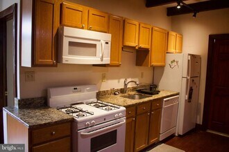 209 W Chestnut St in West Chester, PA - Building Photo - Building Photo