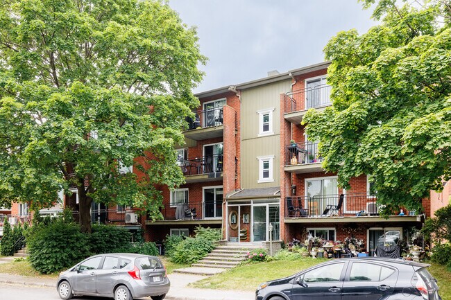 3350 Charles-Best Rue