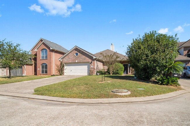 2204 Highland Crossing Dr