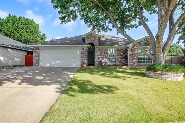 1008 Vaden Ave in Burleson, TX - Building Photo