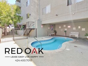 11817 Victory Blvd in Los Angeles, CA - Building Photo - Building Photo