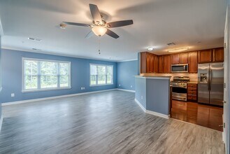 11247 Wortham Crest Cir in Manassas, VA - Foto de edificio - Building Photo