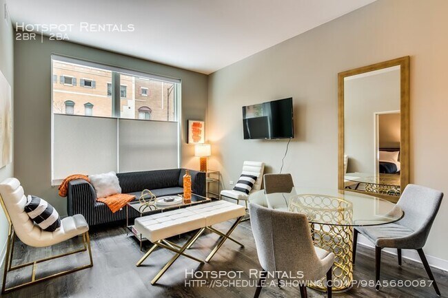 851 W Grand Ave.-Unit -2/2 in Chicago, IL - Building Photo - Building Photo