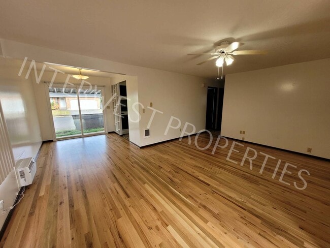 3408-3412-3412 SE 67th Ave in Portland, OR - Building Photo - Building Photo