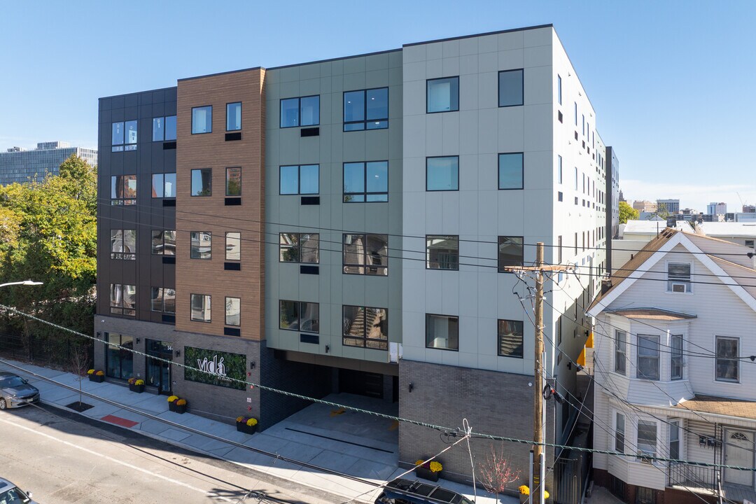 Vida By Gomes in Newark, NJ - Foto de edificio