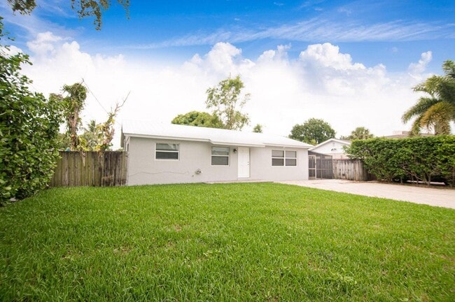 1783 Wheeler Rd in North Palm Beach, FL - Building Photo - Building Photo