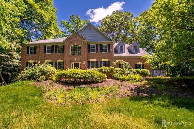 property at 16 Cliffview Ct