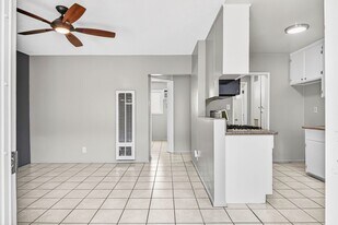 210 E 29th St, Unit 02 in Long Beach, CA - Building Photo