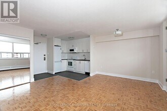 1500 Bathurst St in Toronto, ON - Building Photo - Building Photo