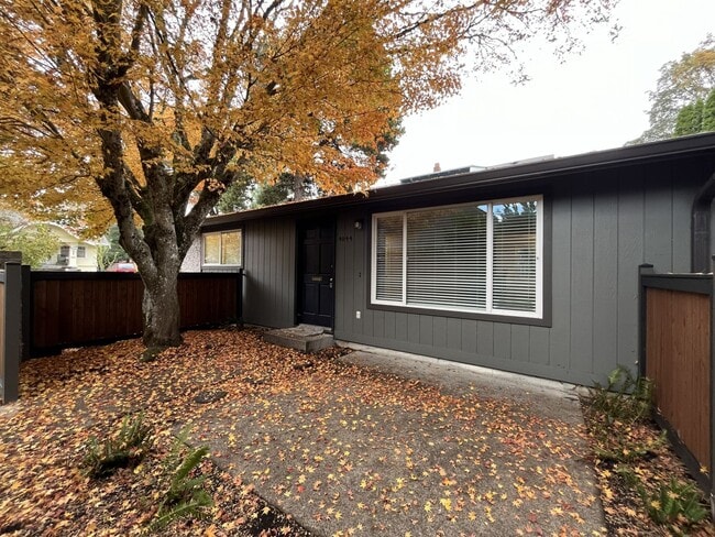 4044 SE Cora St in Portland, OR - Building Photo - Building Photo