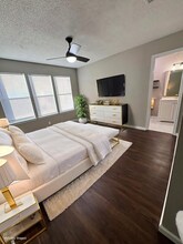 6101 Parkwood Dr in Austin, TX - Foto de edificio - Building Photo