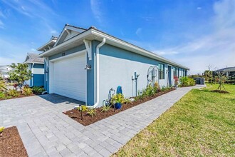 18676 Dayspring Pl in Venice, FL - Building Photo - Building Photo