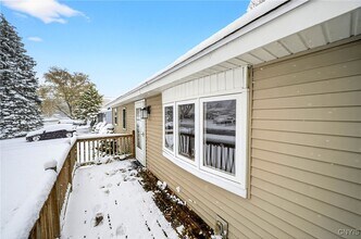 310 Midwood Dr in Liverpool, NY - Building Photo - Building Photo