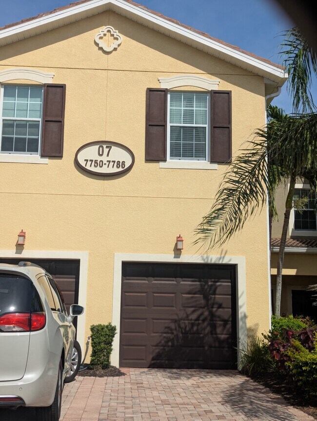 7770 Moonstone Dr in Sarasota, FL - Building Photo - Building Photo