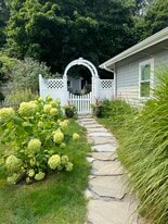 151 Overlook Dr, Unit Fully Furnished In Law in East Greenwich, RI - Building Photo