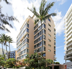 Coral Strand in Honolulu, HI - Foto de edificio - Building Photo