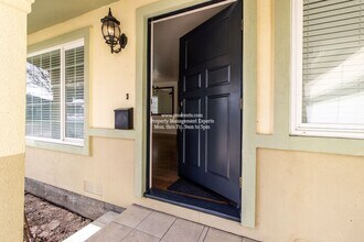 2745 Princeton Ave in Stockton, CA - Building Photo - Building Photo