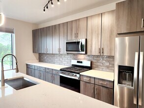 5117 Fairview Ave in Downers Grove, IL - Building Photo - Building Photo