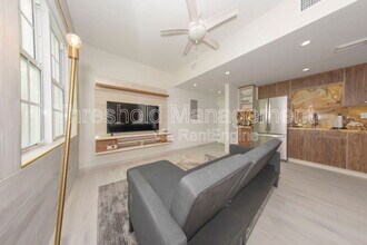 820 Ocean Dr in Miami Beach, FL - Building Photo - Building Photo
