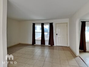 215 Shady Rill in San Antonio, TX - Building Photo - Building Photo