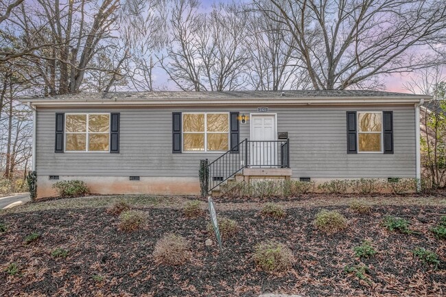 2321 Greenland Ave in Charlotte, NC - Building Photo - Building Photo